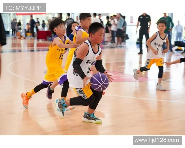 赛后分析：西安篮球队与成都篮球队的默契配合与战术对抗探讨